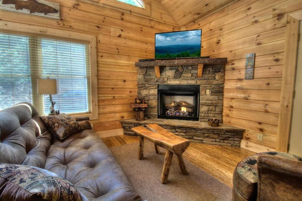 فيلا Honeymoon Getaway In Woods Near Noc And Smoky Mtn Rr مدينة كليرمونت المظهر الخارجي الصورة