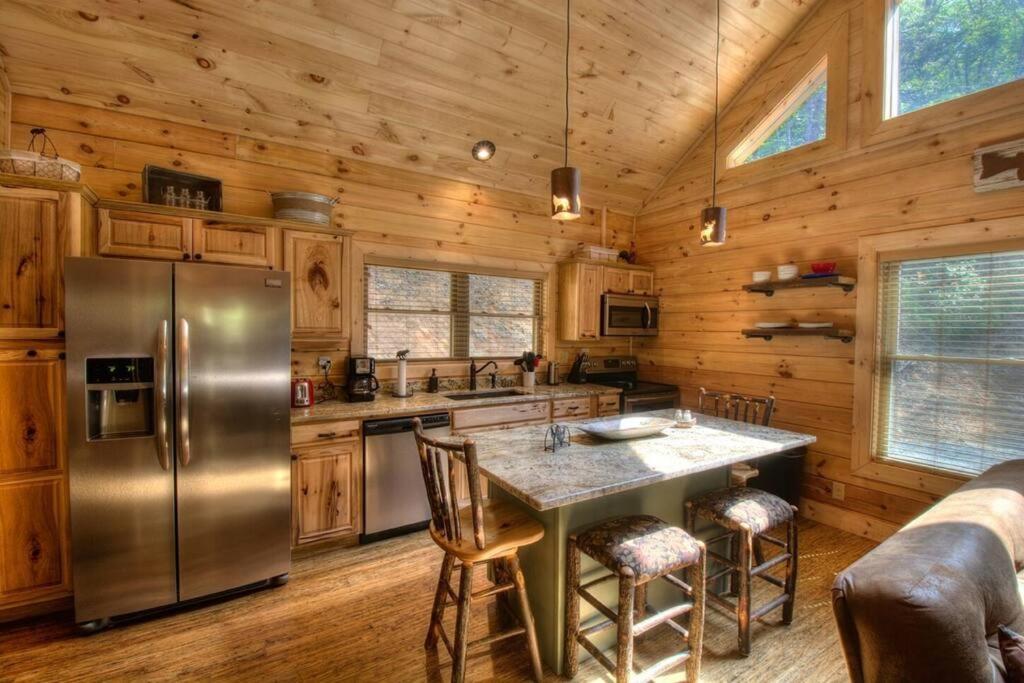 فيلا Honeymoon Getaway In Woods Near Noc And Smoky Mtn Rr مدينة كليرمونت المظهر الخارجي الصورة