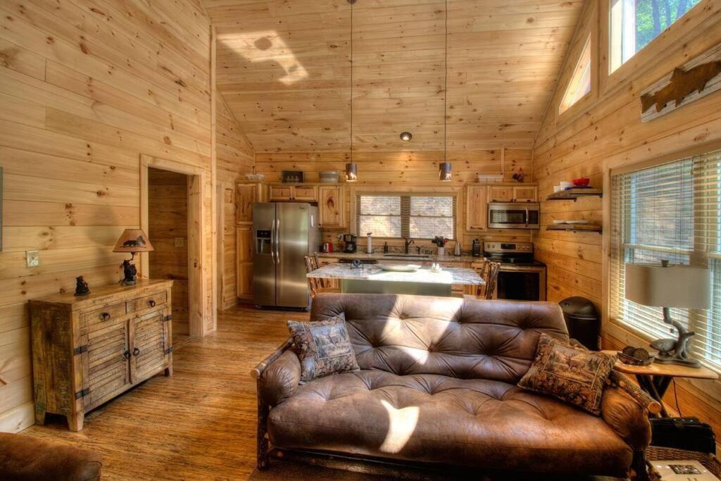 فيلا Honeymoon Getaway In Woods Near Noc And Smoky Mtn Rr مدينة كليرمونت المظهر الخارجي الصورة